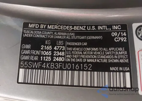 2015 Mercedes-Benz C 300 4Matic z USA, uszkodzony, nr VIN 55SWF4KB3FU016152